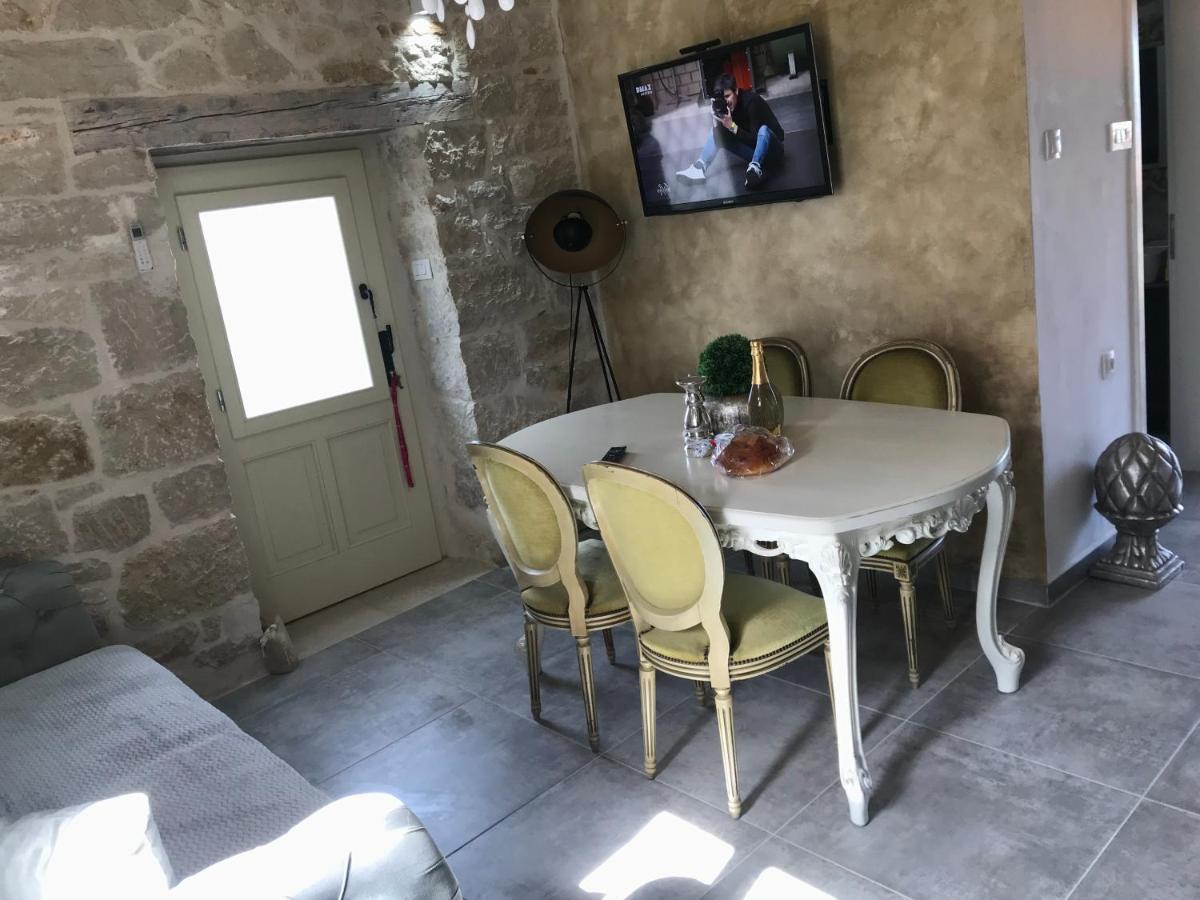 Appartement Stone House Chiara Seaview à Funtana Extérieur photo