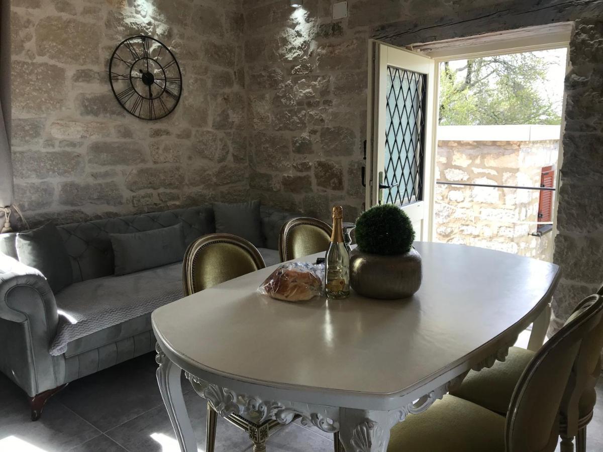 Appartement Stone House Chiara Seaview à Funtana Extérieur photo